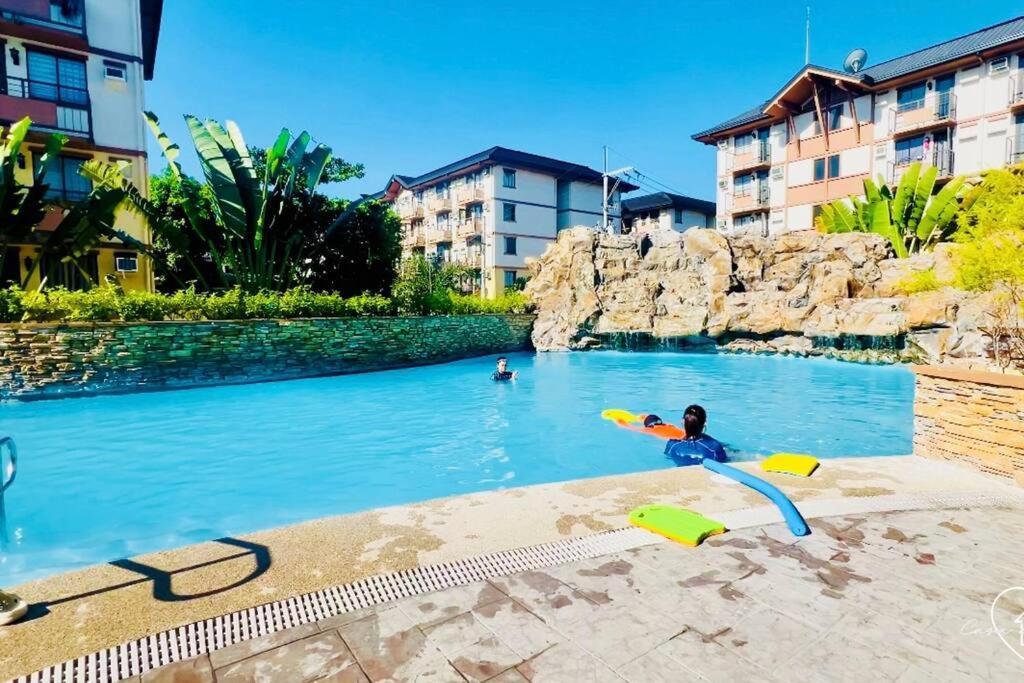 Apartment Casa Con - 2 Bedroom Pastel Boho-chic Haven Manila