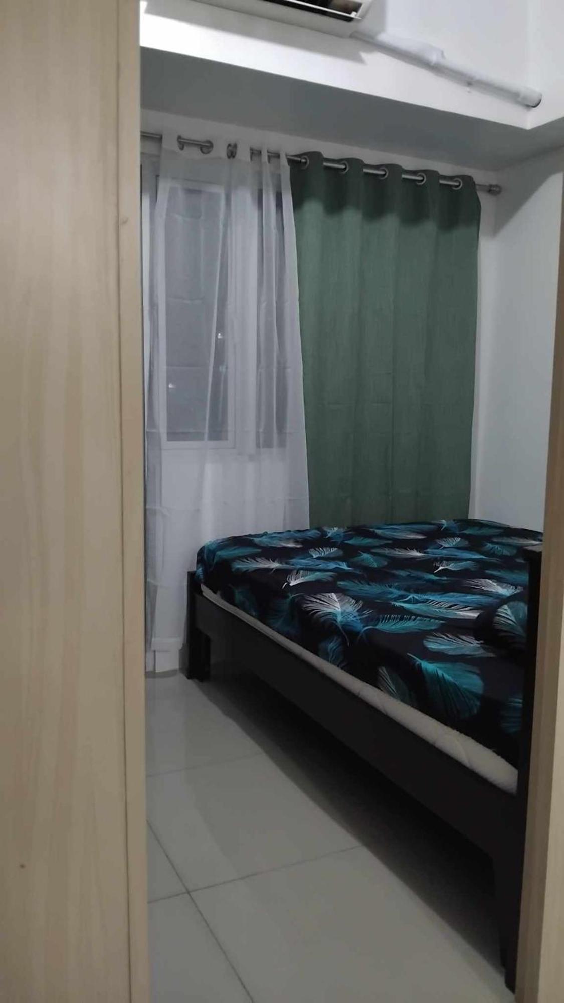 Dizer's Crib 1br Tower B-jazz * Manila
