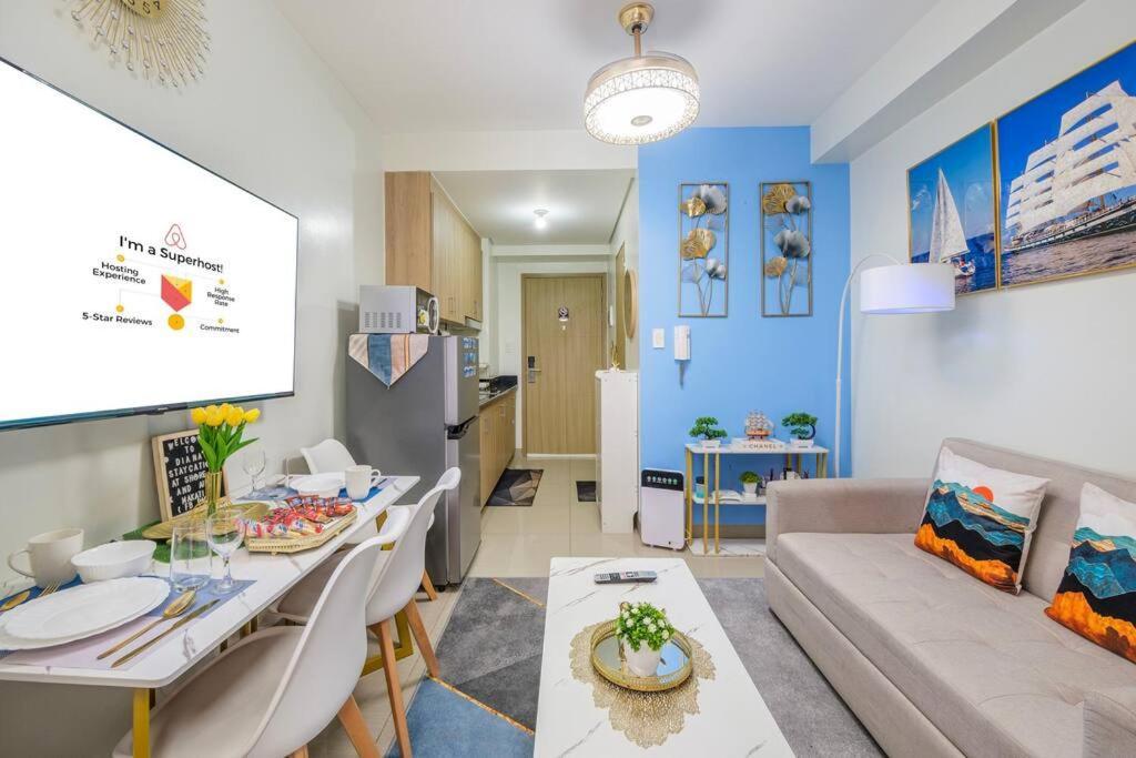 2 Condos, 5 Beds, 2 Cr @ Shore2 Moa Apartment *