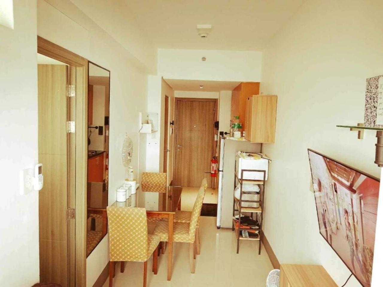 The Iconic: Comfortable Living By Awsom Phil Apartment Manila