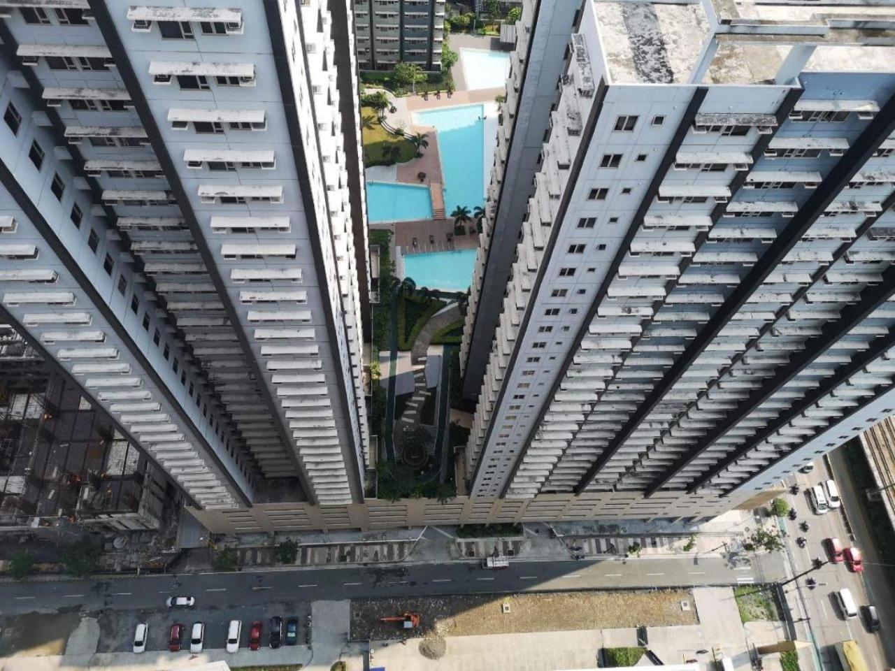 The Iconic: Comfortable Living By Awsom Phil *