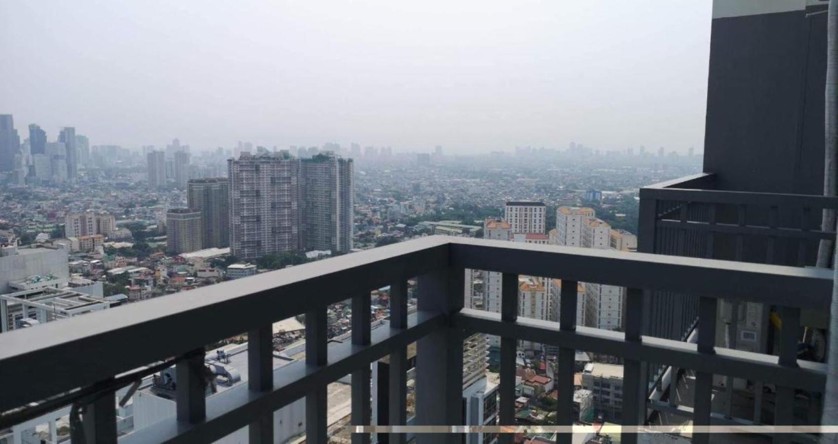 The Iconic: Comfortable Living By Awsom Phil * Manila