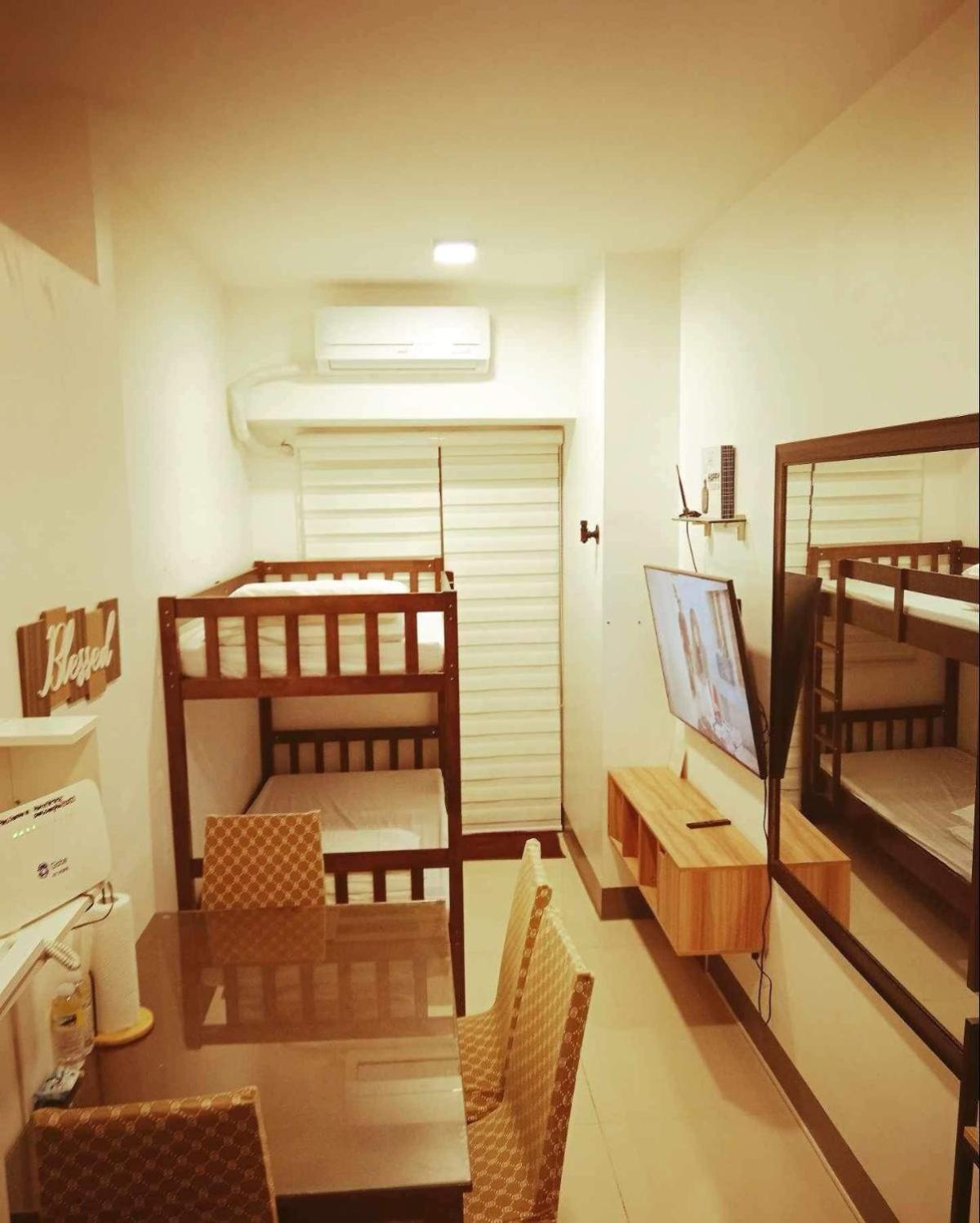 The Iconic: Comfortable Living By Awsom Phil Apartment Manila