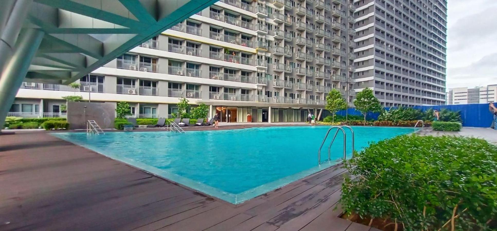 The Iconic: Comfortable Living By Awsom Phil Apartment *