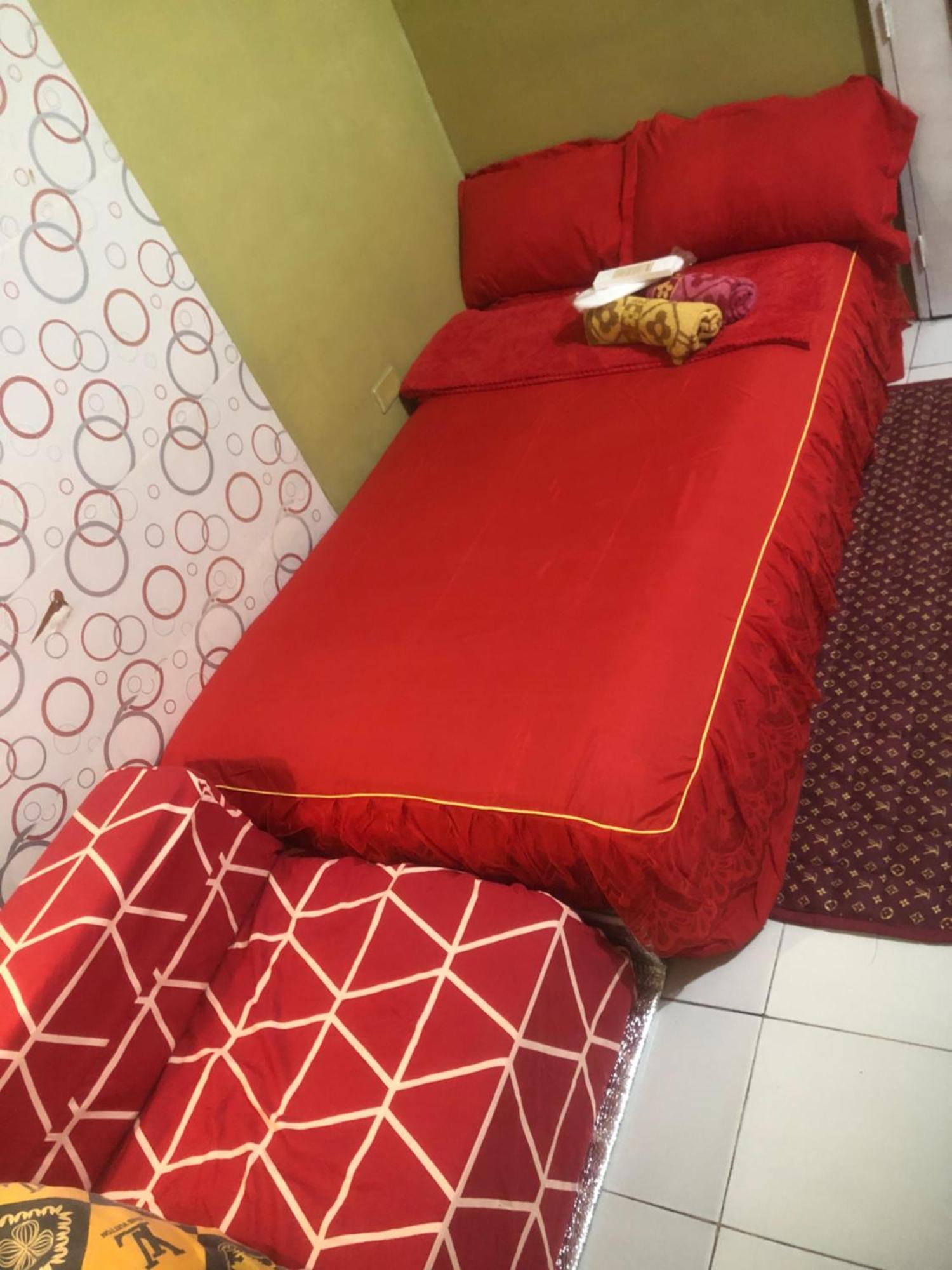 Johnfronz Building Homestay *