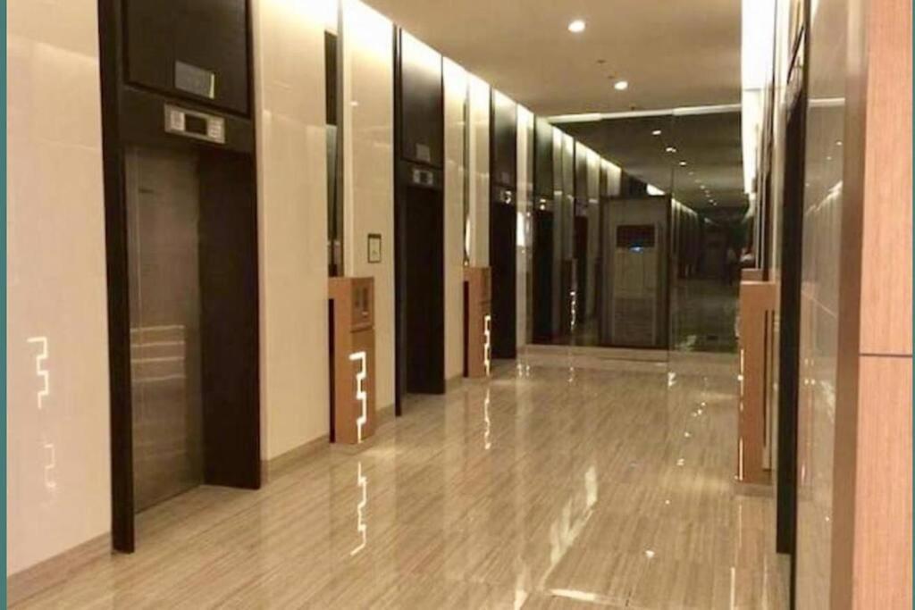 Live Big In Manila's Tiny Studio! Fast Reply! Apartment Manila