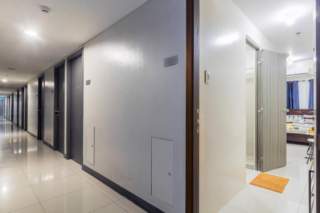 Live Big In Manila's Tiny Studio! Fast Reply! Apartment Manila