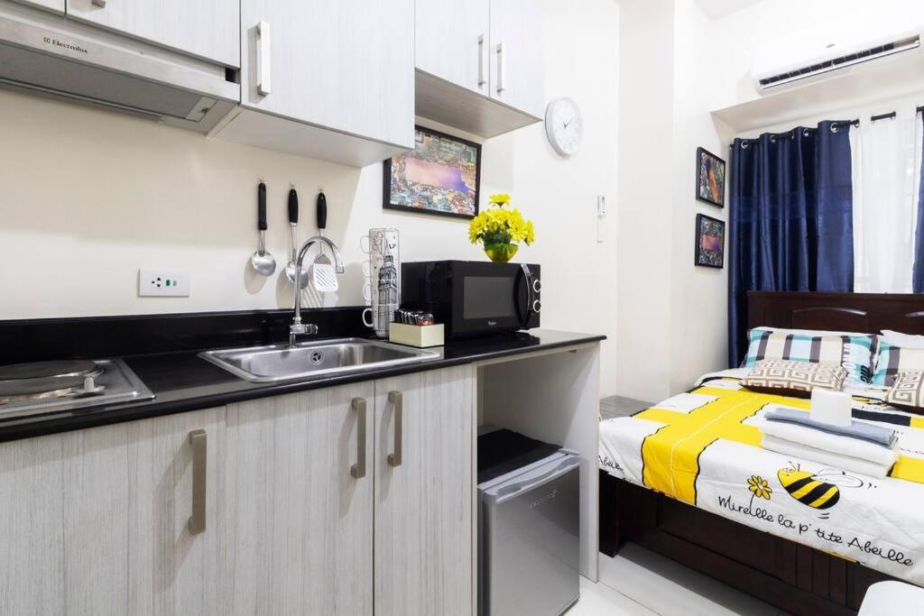 Apartment Live Big In Manila's Tiny Studio! Fast Reply! Manila