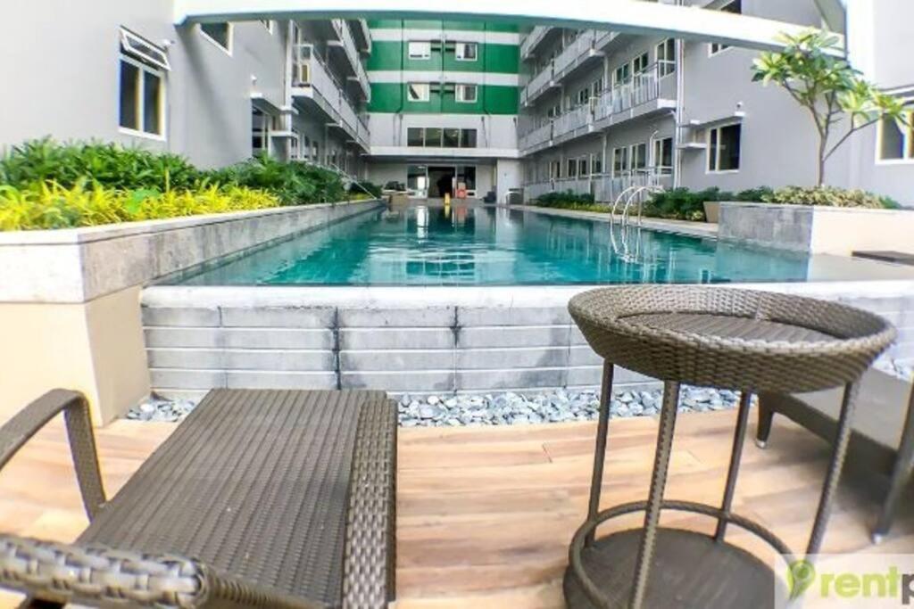 Apartment Live Big In Manila's Tiny Studio! Fast Reply! Manila
