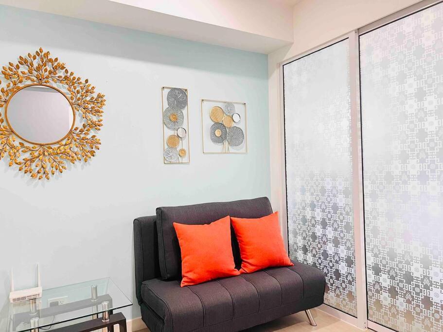 Apartment Artist's Haven Creative At Azure Manila