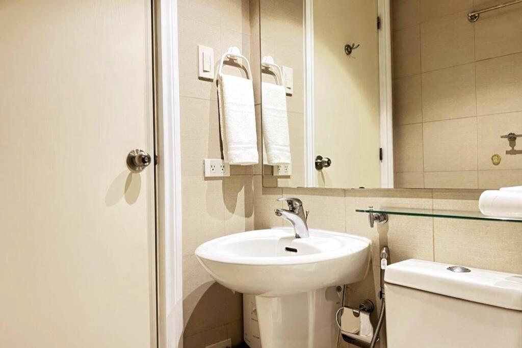 Apartment Simple Wooden Style Unit Manila