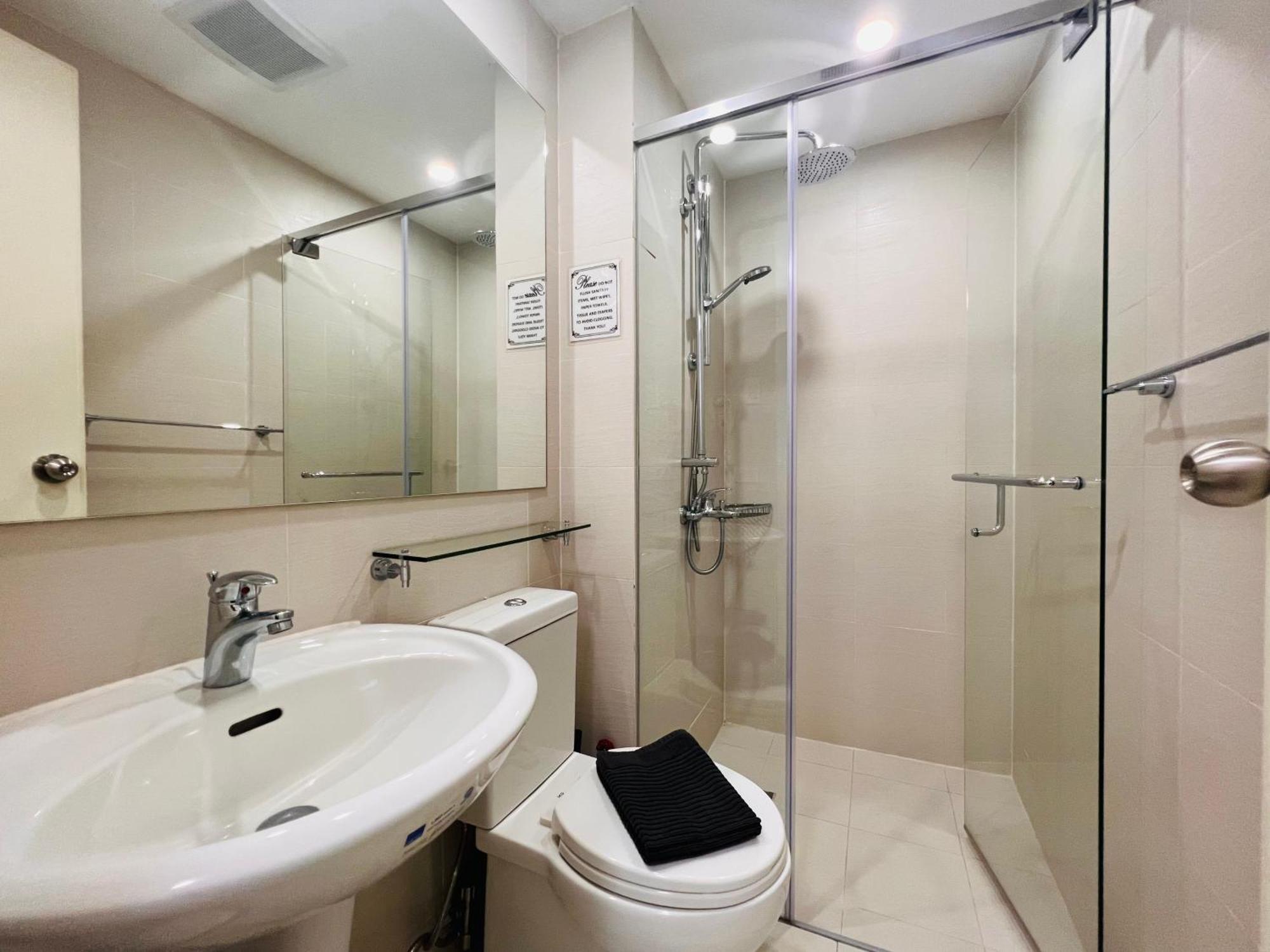 Azure Sakura Apartment Manila