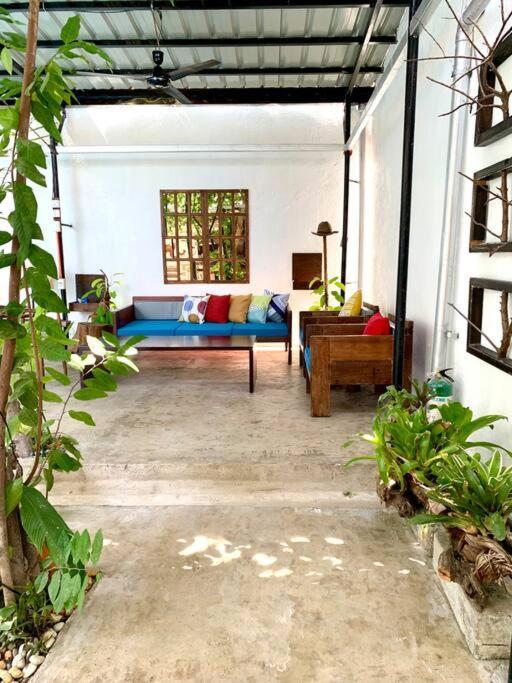 940 Dahlia Near Daang Hari Apartment