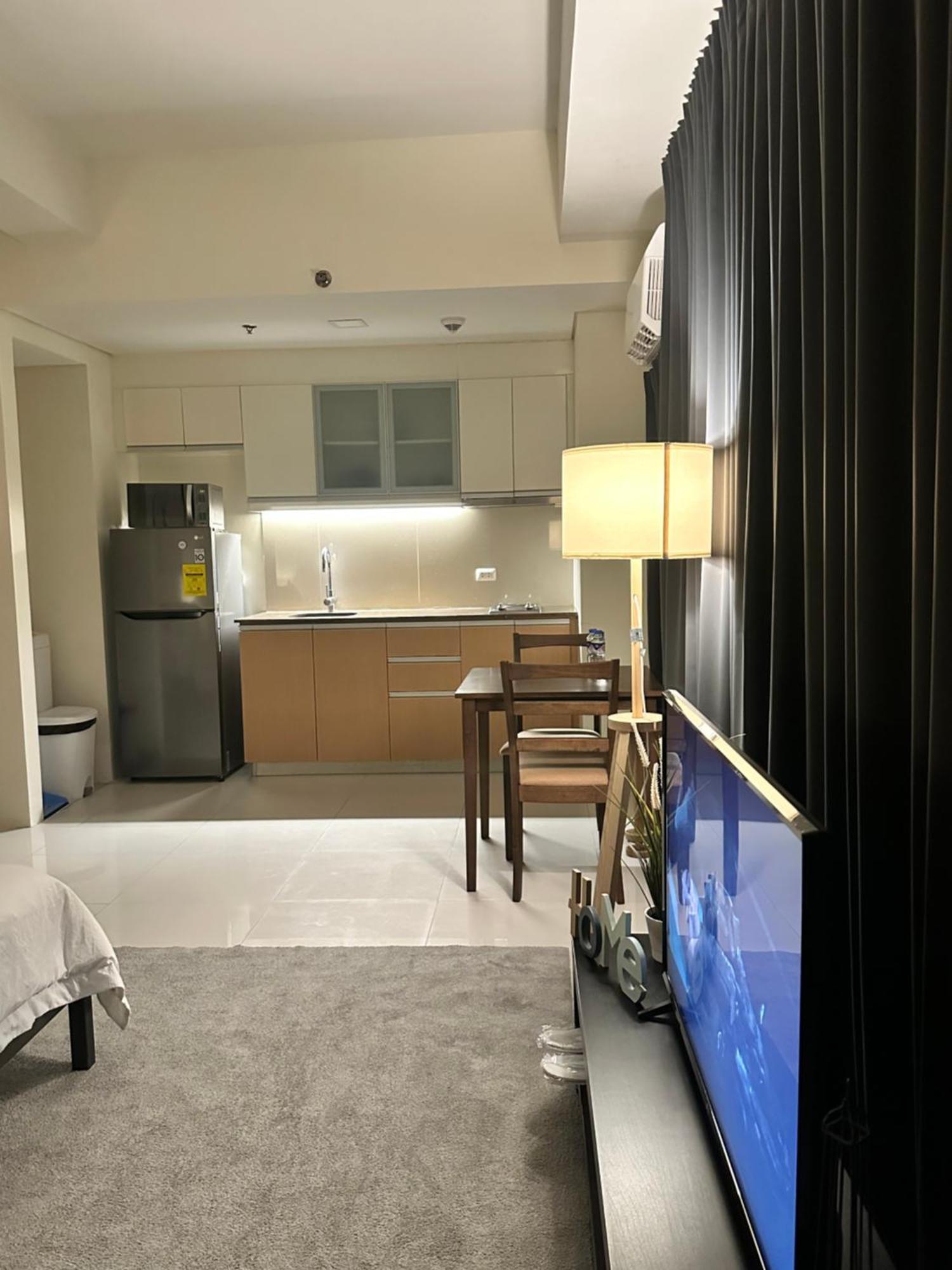 101 Newport Blvd Unit 2a Cluster 4 By Rechelle Nunag * Manila