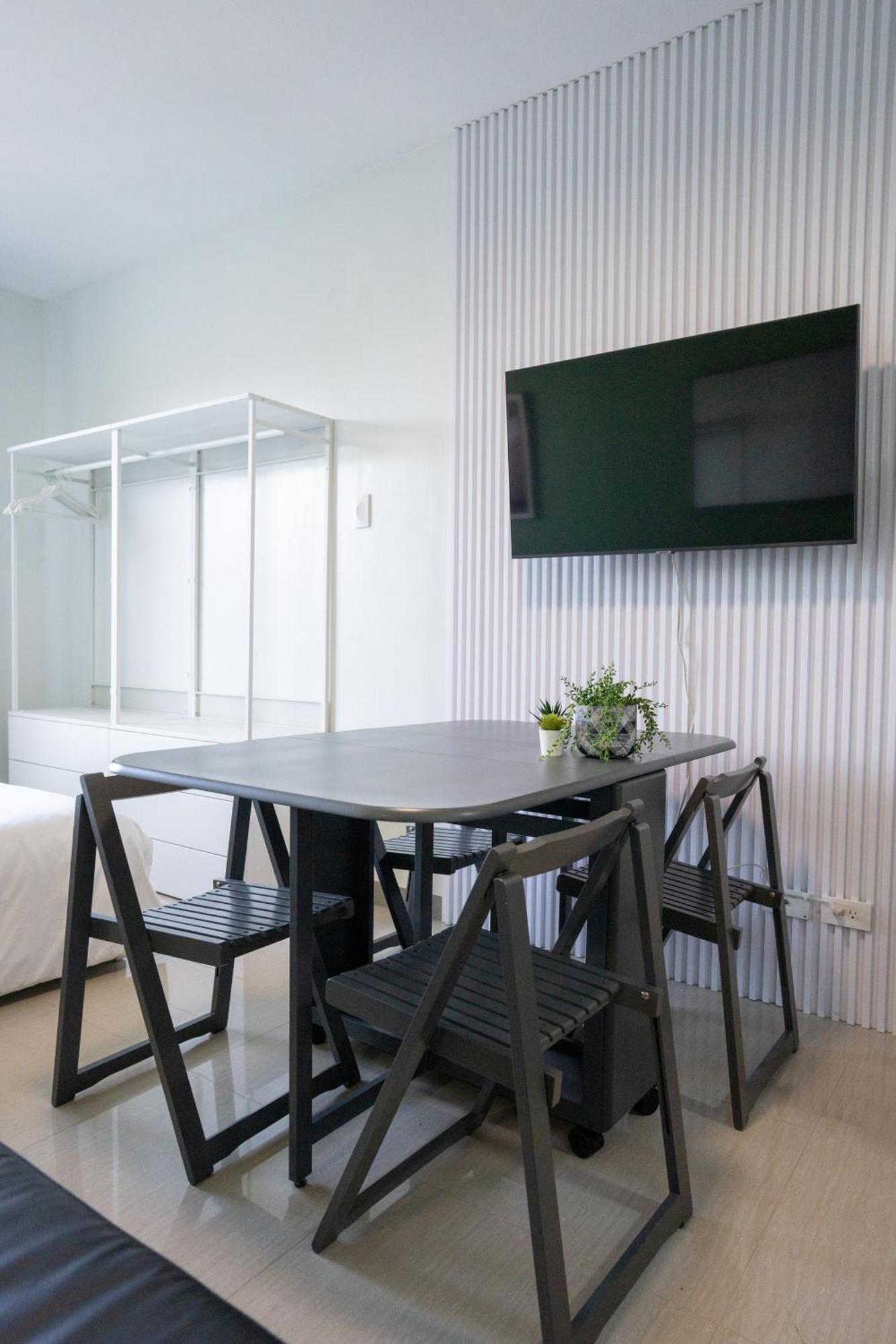 Apartment Concrete Palms Near Moa W/ Awesome View Of *