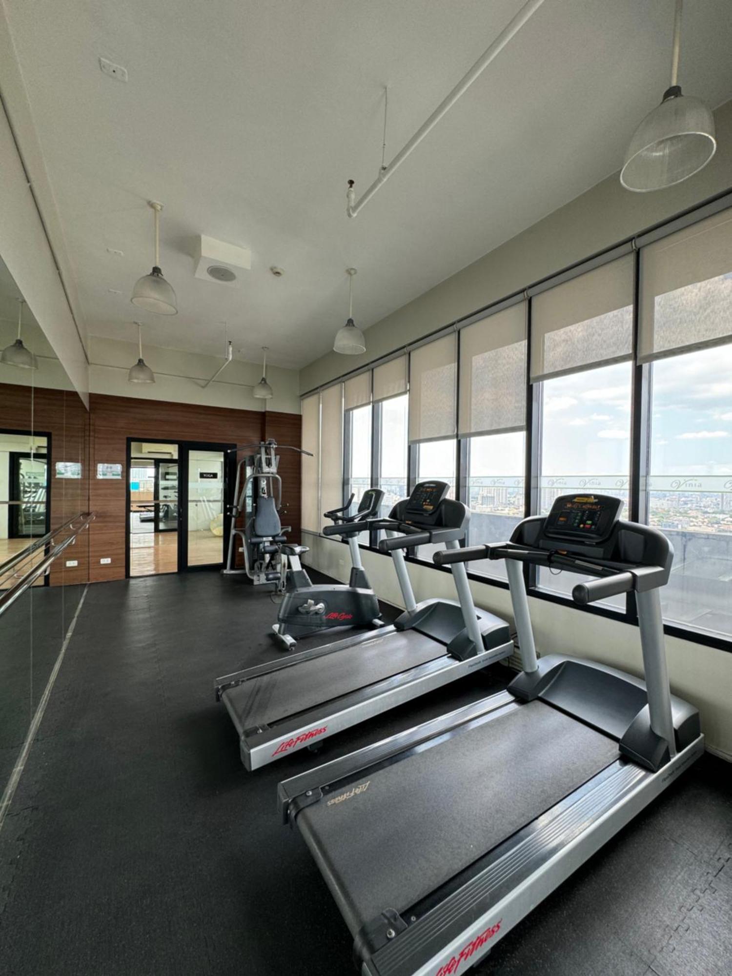 Vinia Infinity 1 Near Malls With Wifi And Netflix * Manila