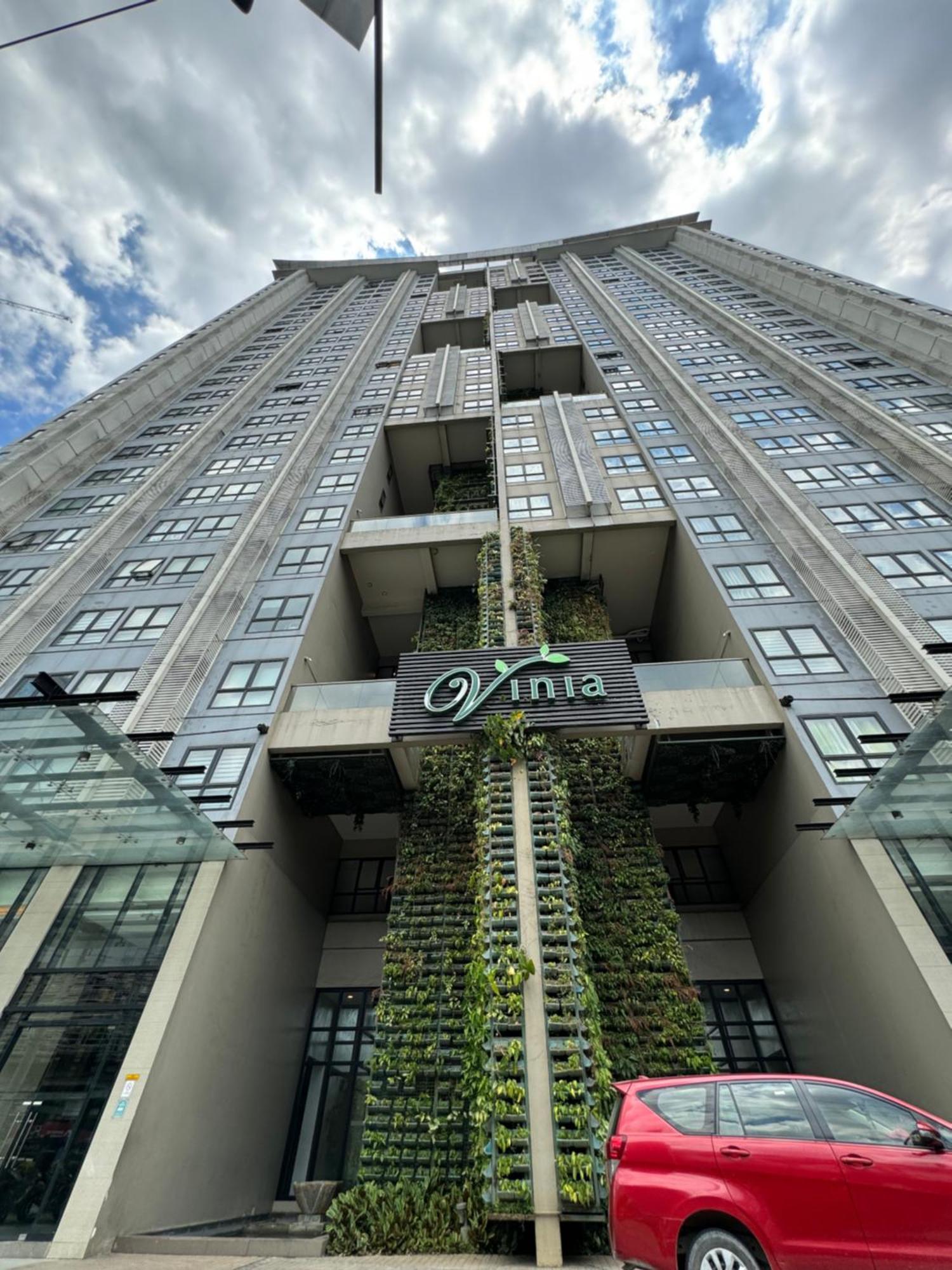 Apartment Vinia Infinity 1 Near Malls With Wifi And Netflix Manila