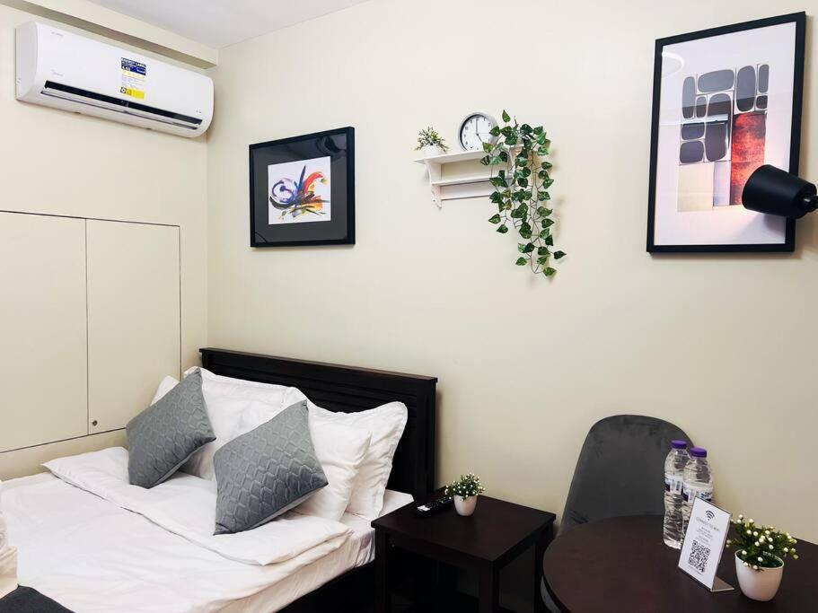 1br Condotel At Sunshine100 Plaza - 28f #ss04 * Manila