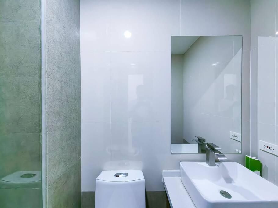 1br Condotel At Sunshine100 Plaza - 17f #ss06 * Manila