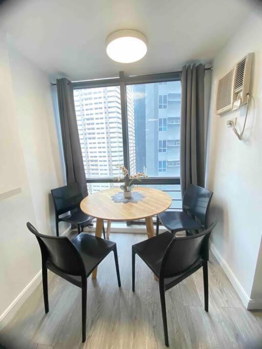 41sqm 1br In Center Of Ortigas Center Apartment Manila