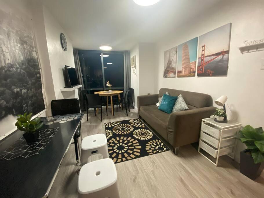 41sqm 1br In Center Of Ortigas Center Apartment *
