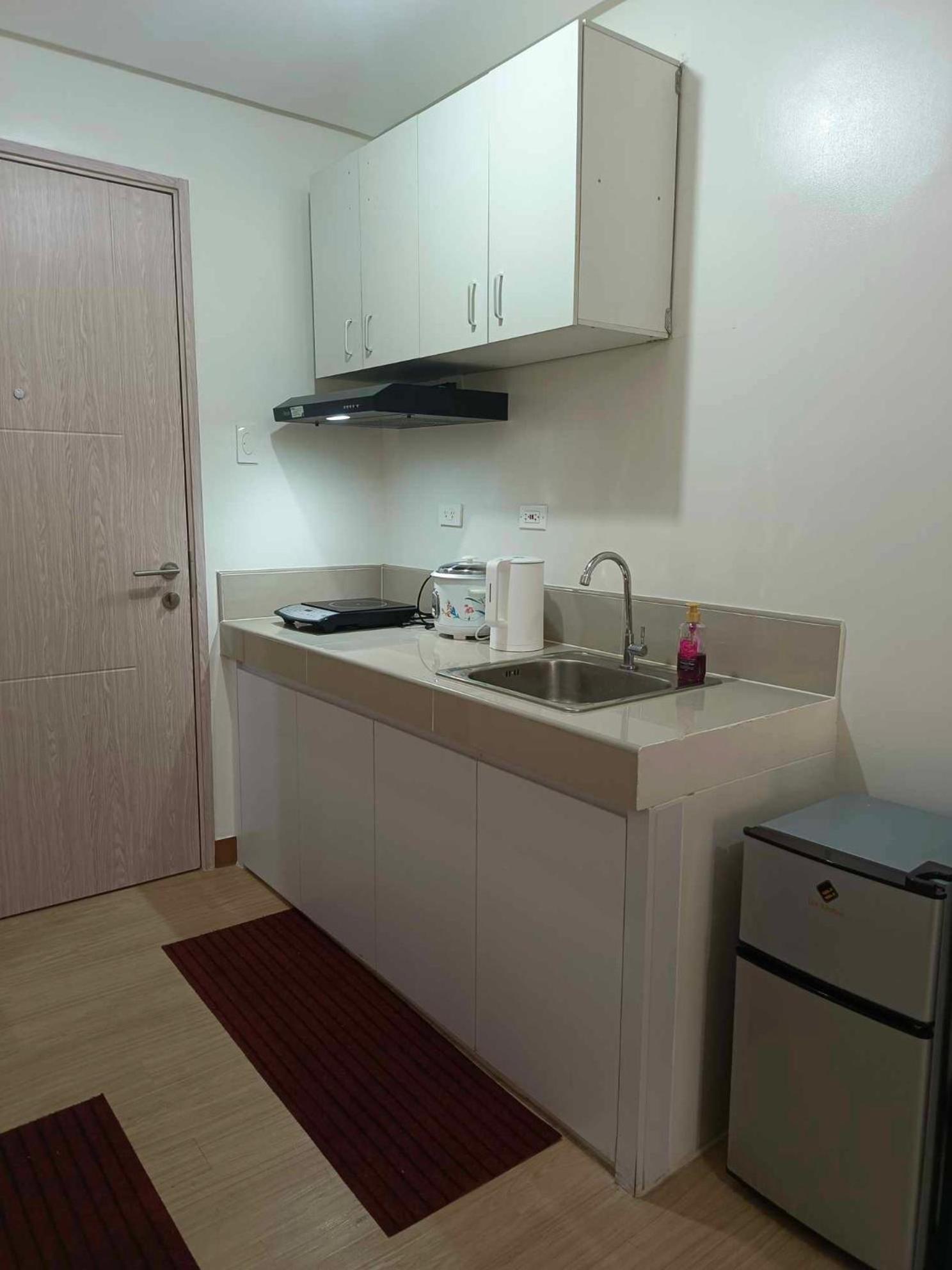 Comfy 1 Bedroom With Netflix & Free Wifi - Trees Residences Apartment Manila