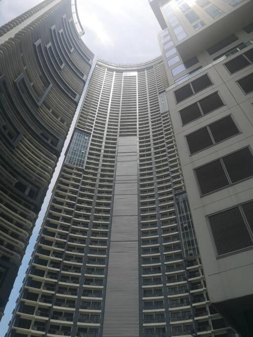 Apartment Studio With Netflix, 55in Tv, 200mbs Net, In Heart Of Makati Manila