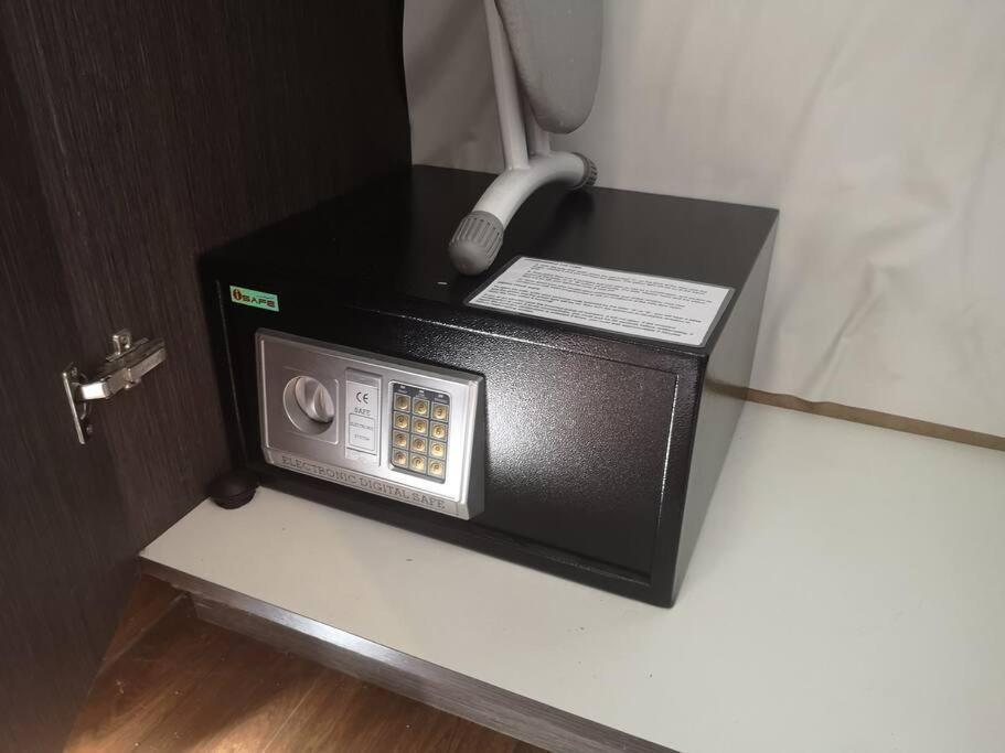 Studio With 200mbs Internet, Netflix & Great View Of