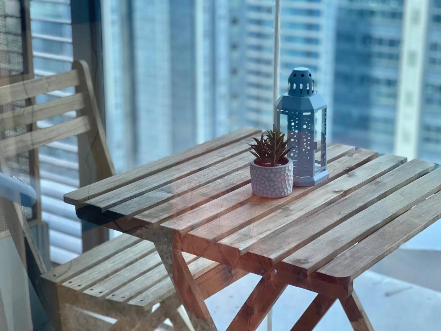 Private Unit In Uptown Parksuites I & Ii *
