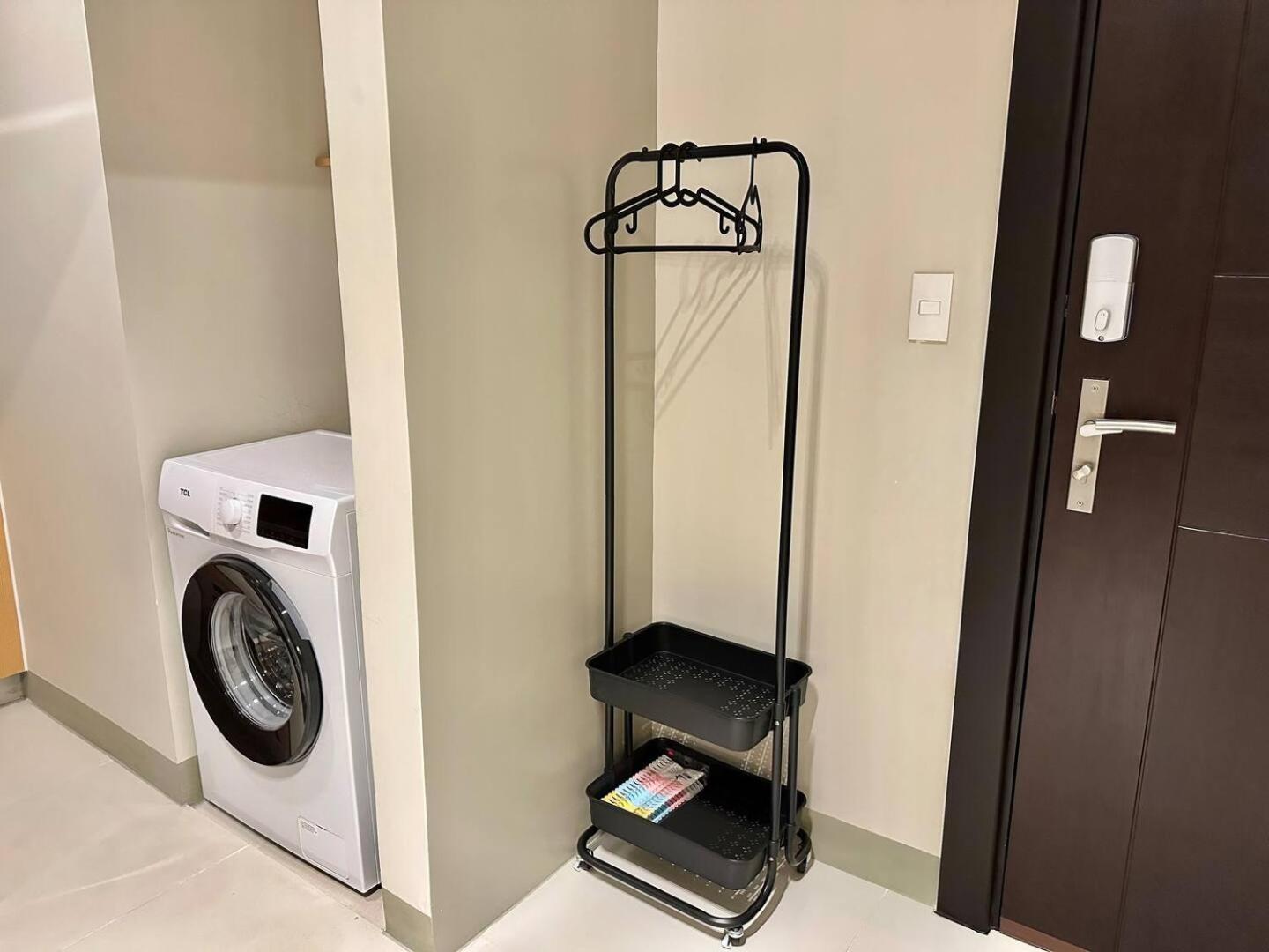 Private Unit In Uptown Parksuites I & Ii Apartment *