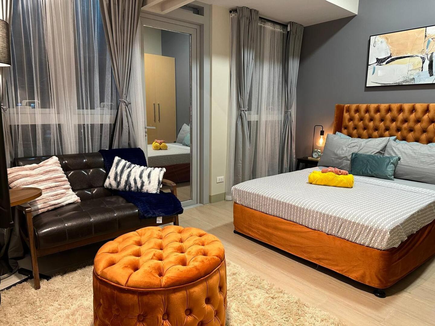 Private Unit In Uptown Parksuites I & Ii Apartment *