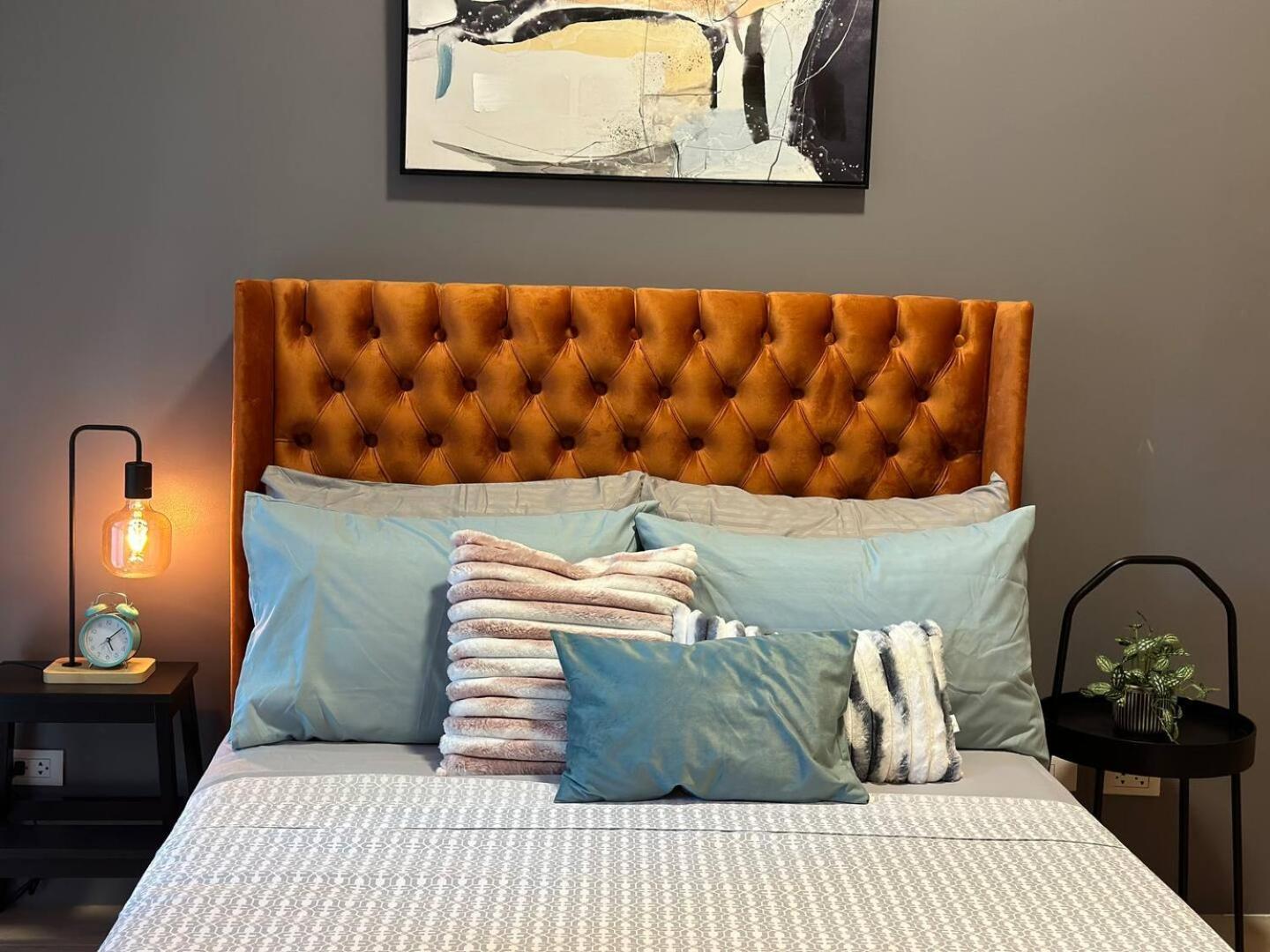 Apartment Private Unit In Uptown Parksuites I & Ii *
