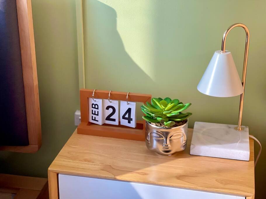 Private Unit In Uptown Parksuites I & Ii Apartment *