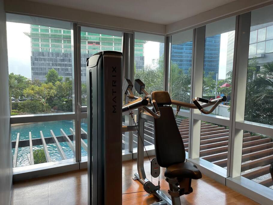 Private Unit In Uptown Parksuites I & Ii Manila