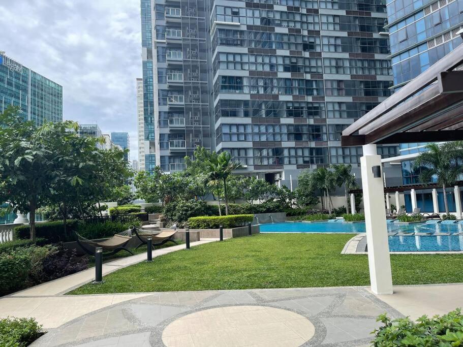Apartment Private Unit In Uptown Parksuites I & Ii Manila