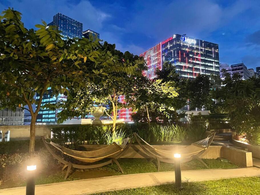 Private Unit In Uptown Parksuites I & Ii Apartment Manila