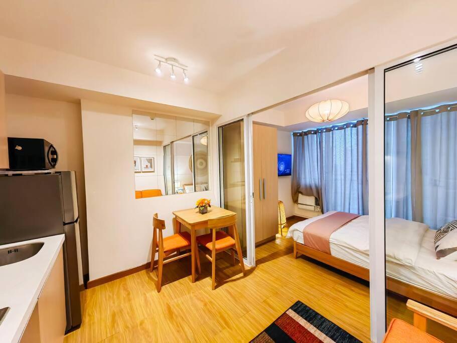 Apartment 1br Condotel Azure Urban Near Airport - 15f #az02