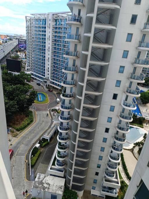 1br Condotel Azure Urban Near Airport - 15f #az02 Manila