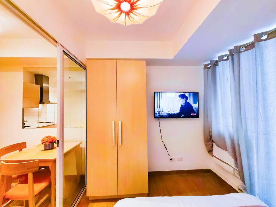 Apartment 1br Condotel Azure Urban Near Airport - 15f #az02
