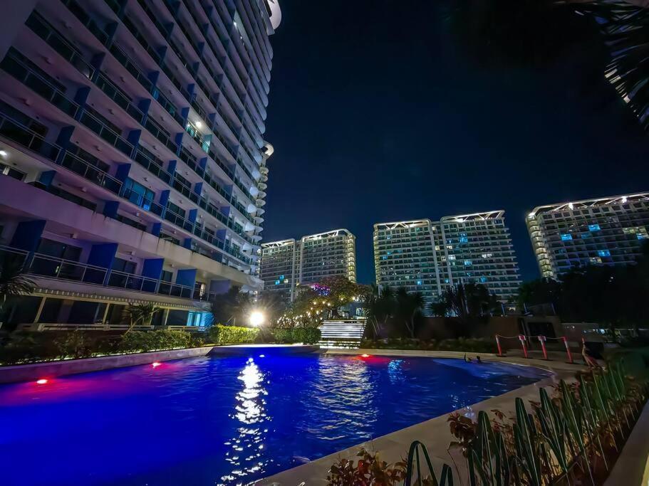 1br Condotel Azure Urban Near Airport - 16f #az01 Apartment