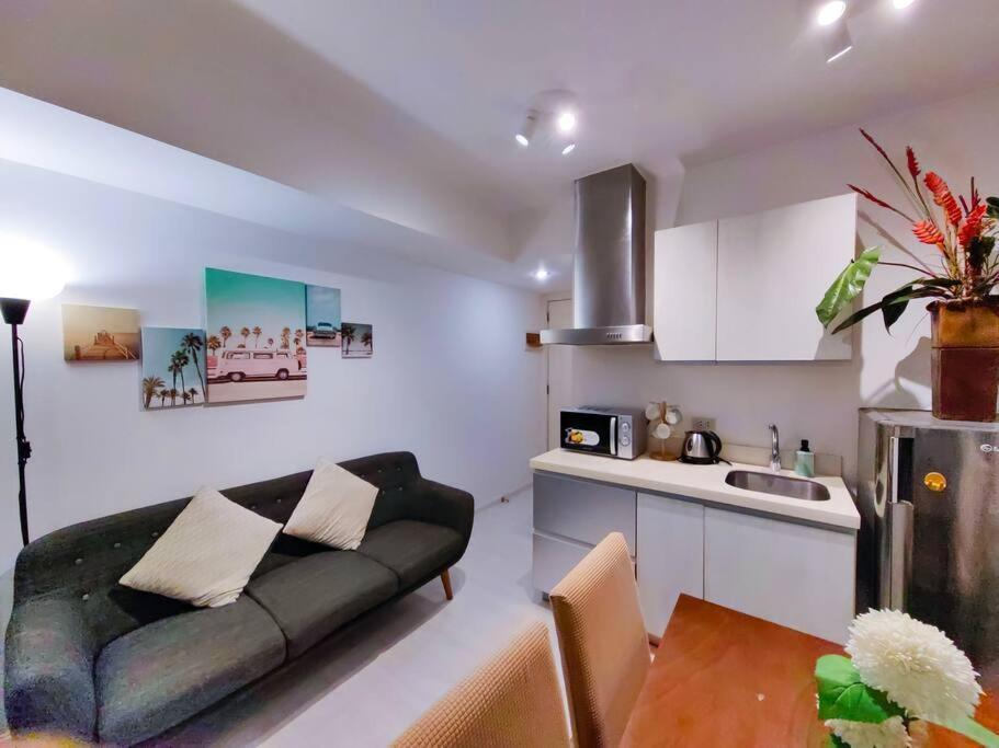 1br Condotel Azure Urban Near Airport - 16f #az01 Apartment Manila