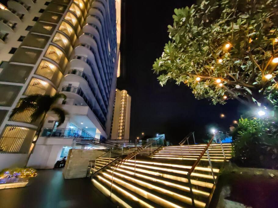 1br Condotel Azure Urban Near Airport - 16f #az01