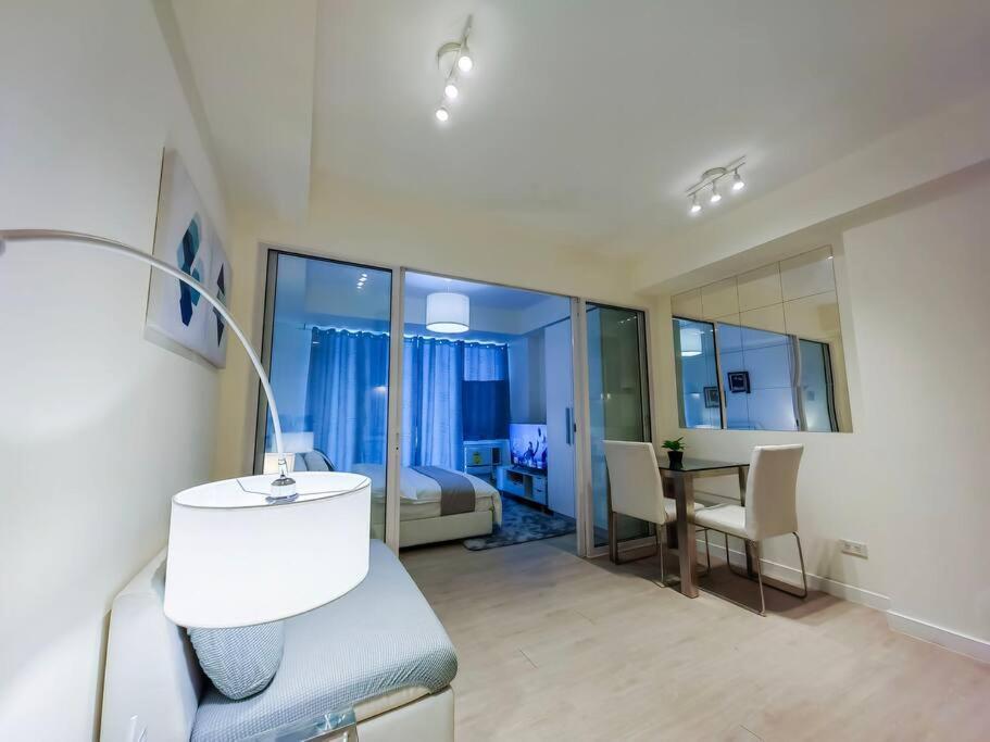Apartment 1br Condotel Azure Urban Near Airport - 14f #az03 *