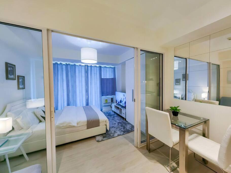 Apartment 1br Condotel Azure Urban Near Airport - 14f #az03