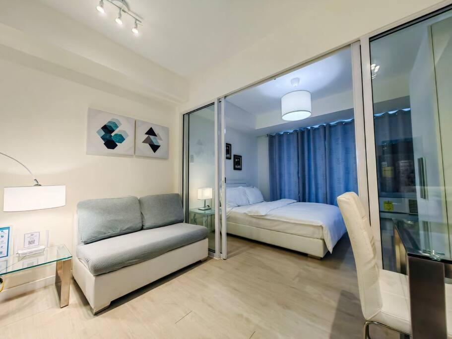 Apartment 1br Condotel Azure Urban Near Airport - 14f #az03 *