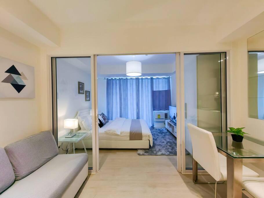1br Condotel Azure Urban Near Airport - 14f #az03 Apartment Manila