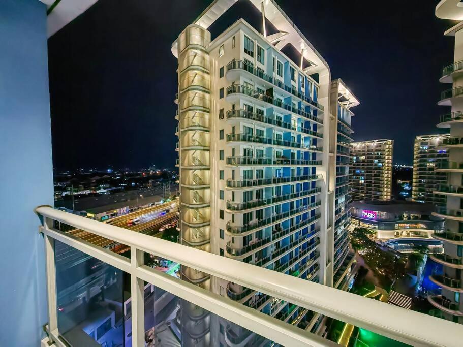 1br Condotel Azure Urban Near Airport - 14f #az03 *