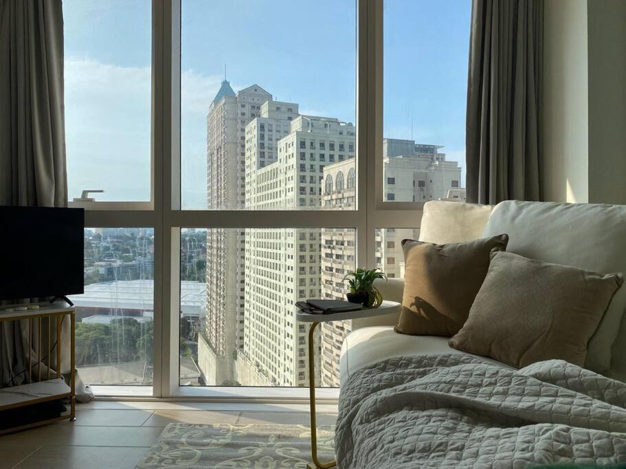 -condo- Petite Residential *