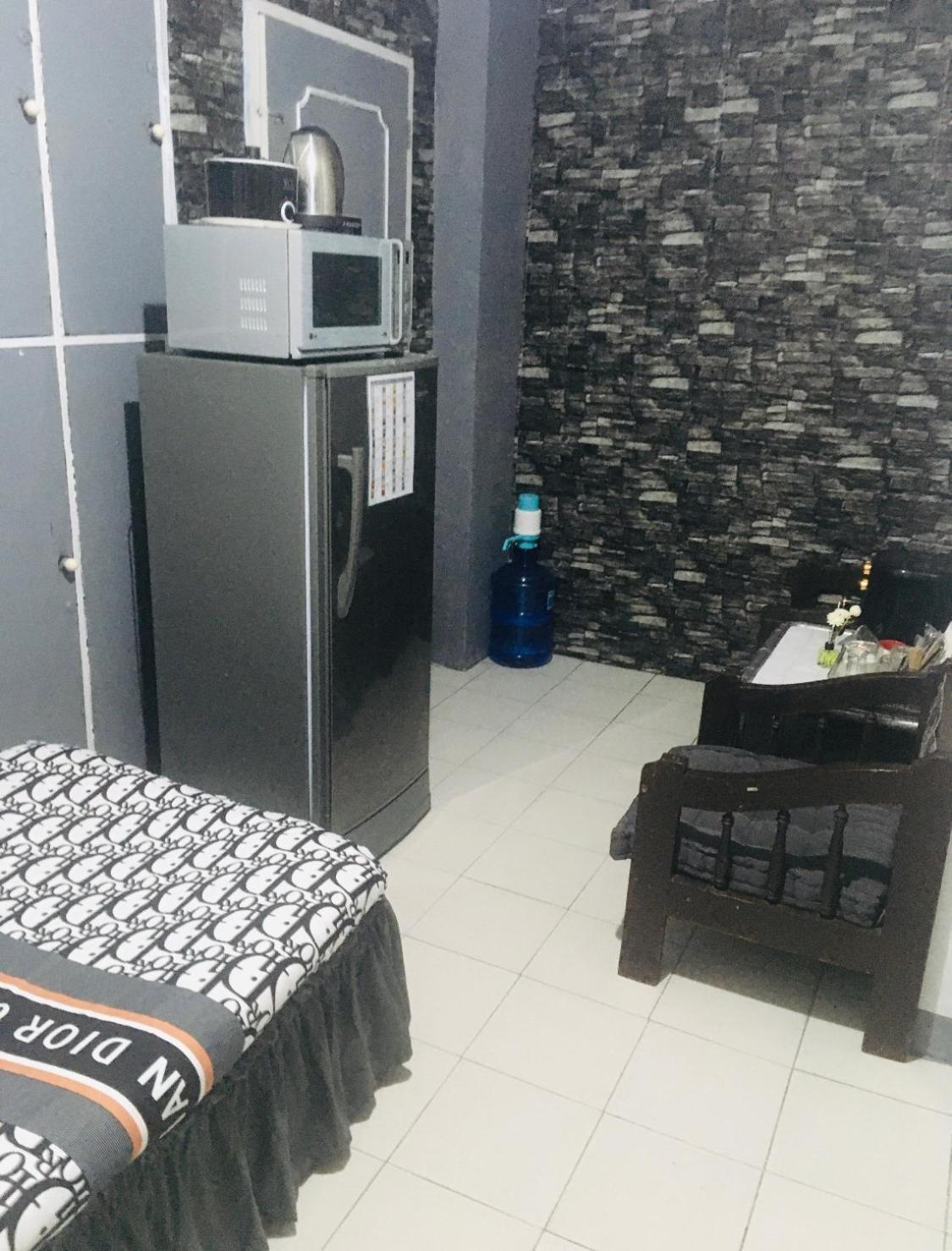 Budget Staycation Johnfonz Building Aircondition