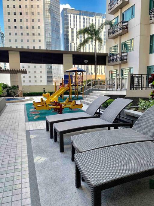 Apartment Staycation Between St Lukes & Shangrila The *